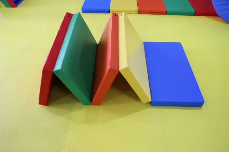 XOT XIN OUTAI задълбочава продуктовата научноизследователска и развойна дейност, предоставяйки персонализирани решения за меко оборудване за глобални детски спортни институции